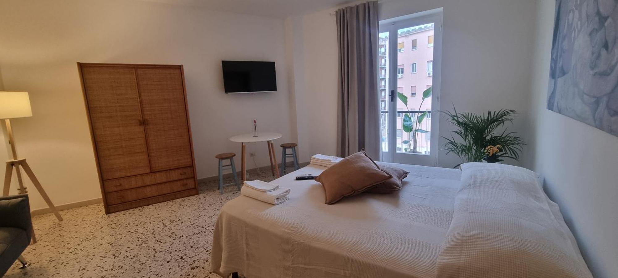 Beautiful Near Ortigia & Stations